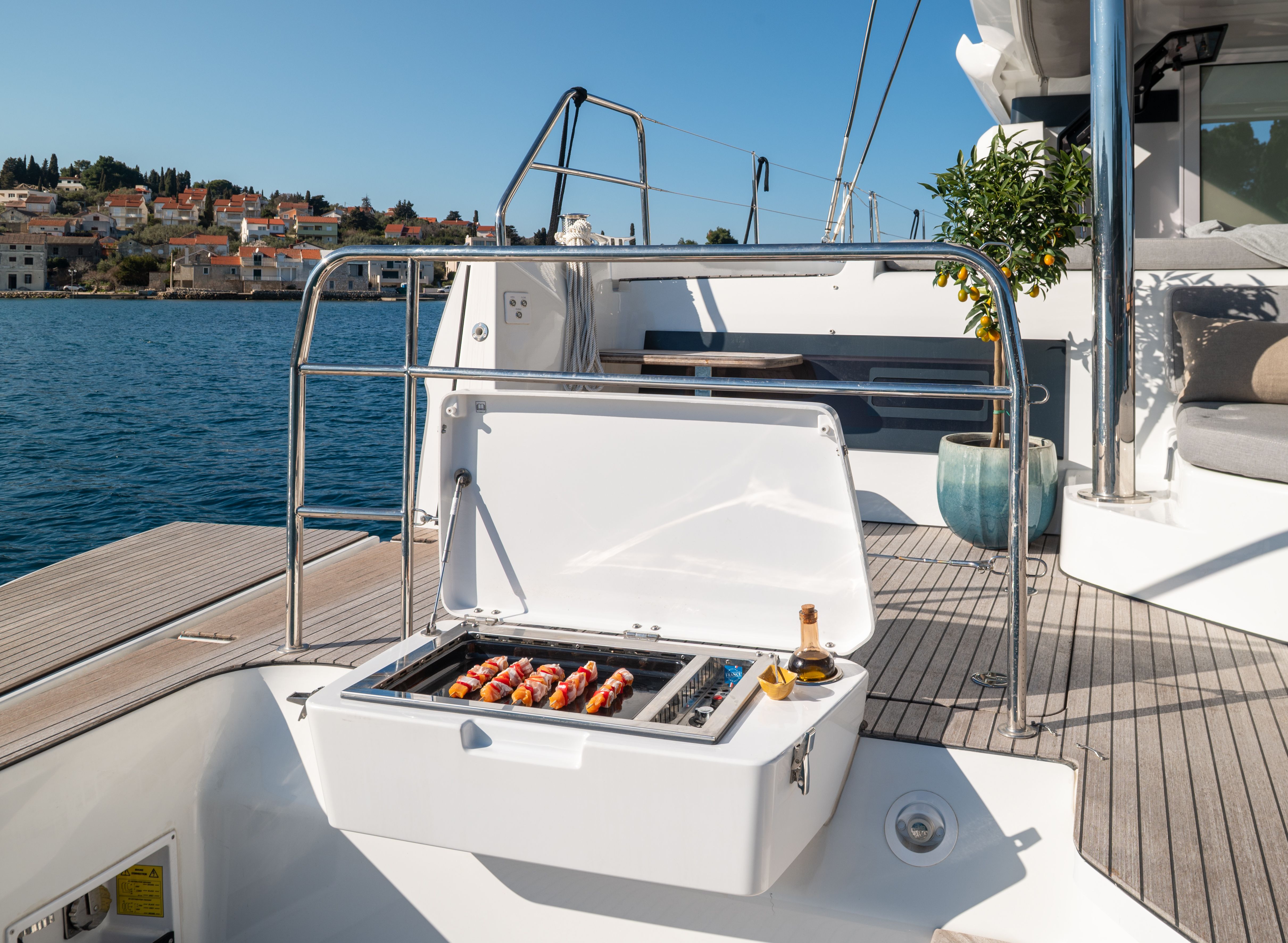 Lagoon 60 | Diamond Diva