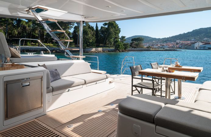 Lagoon 60 | Diamond Diva