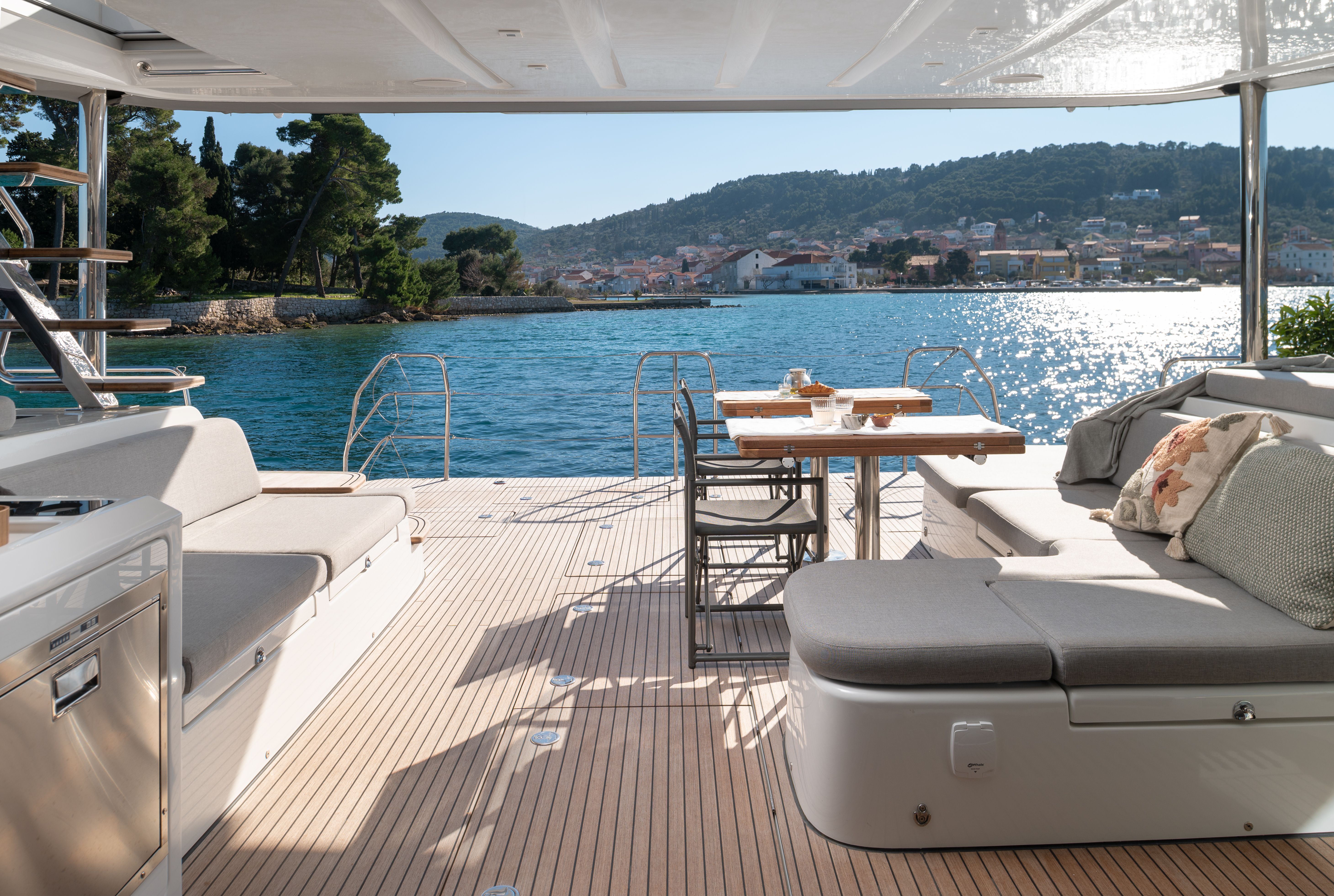 Lagoon 60 | Diamond Diva