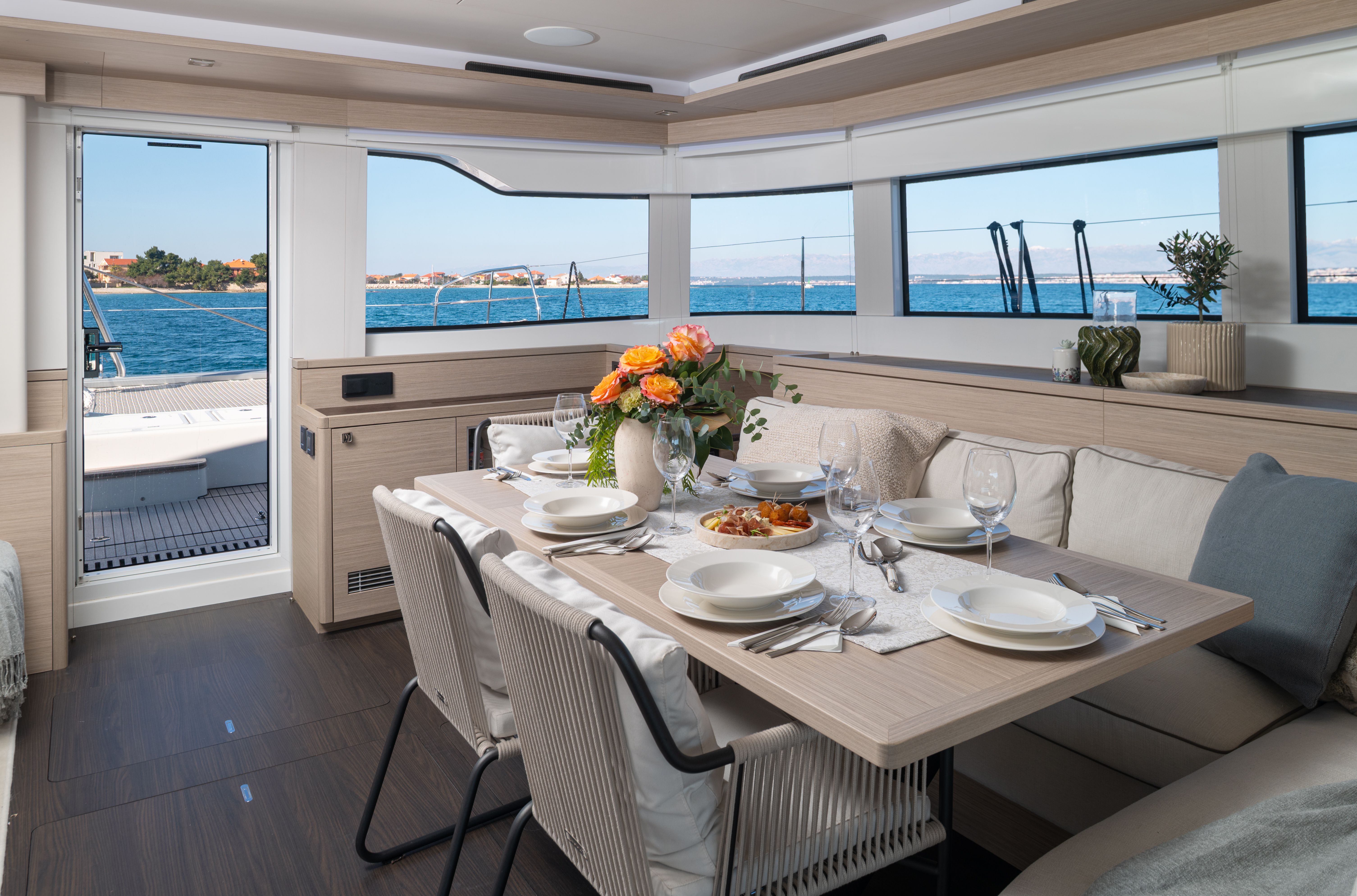 Lagoon 60 | Diamond Diva