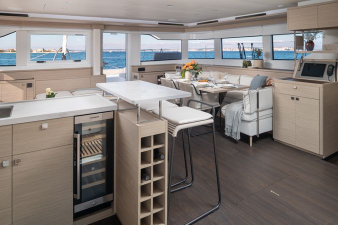 Lagoon 60 | Diamond Diva