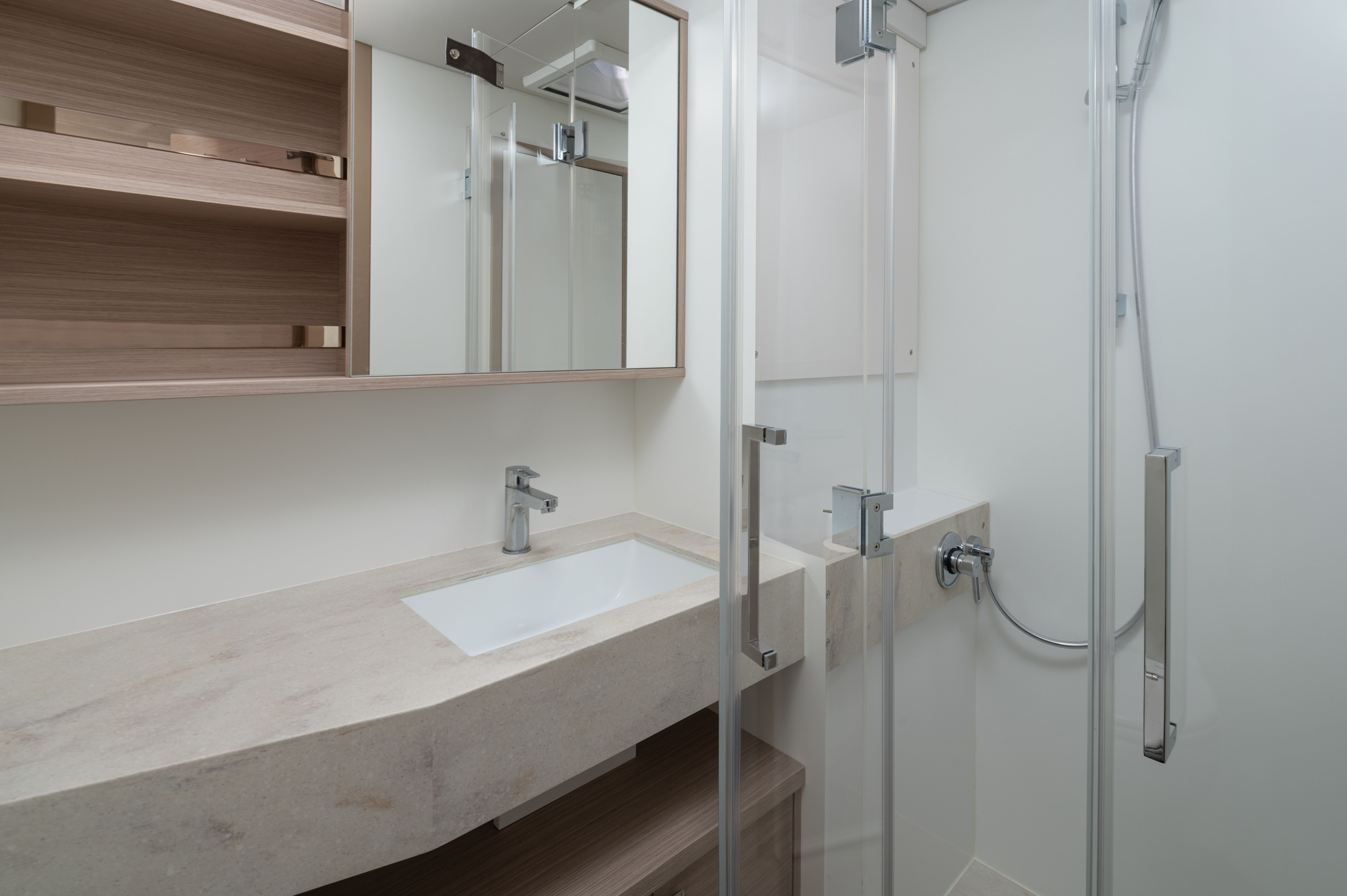 Lagoon 60 | Diamond Diva