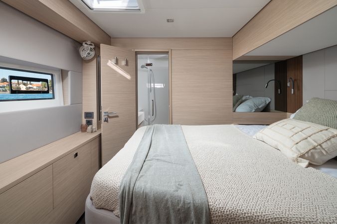 Lagoon 60 | Diamond Diva