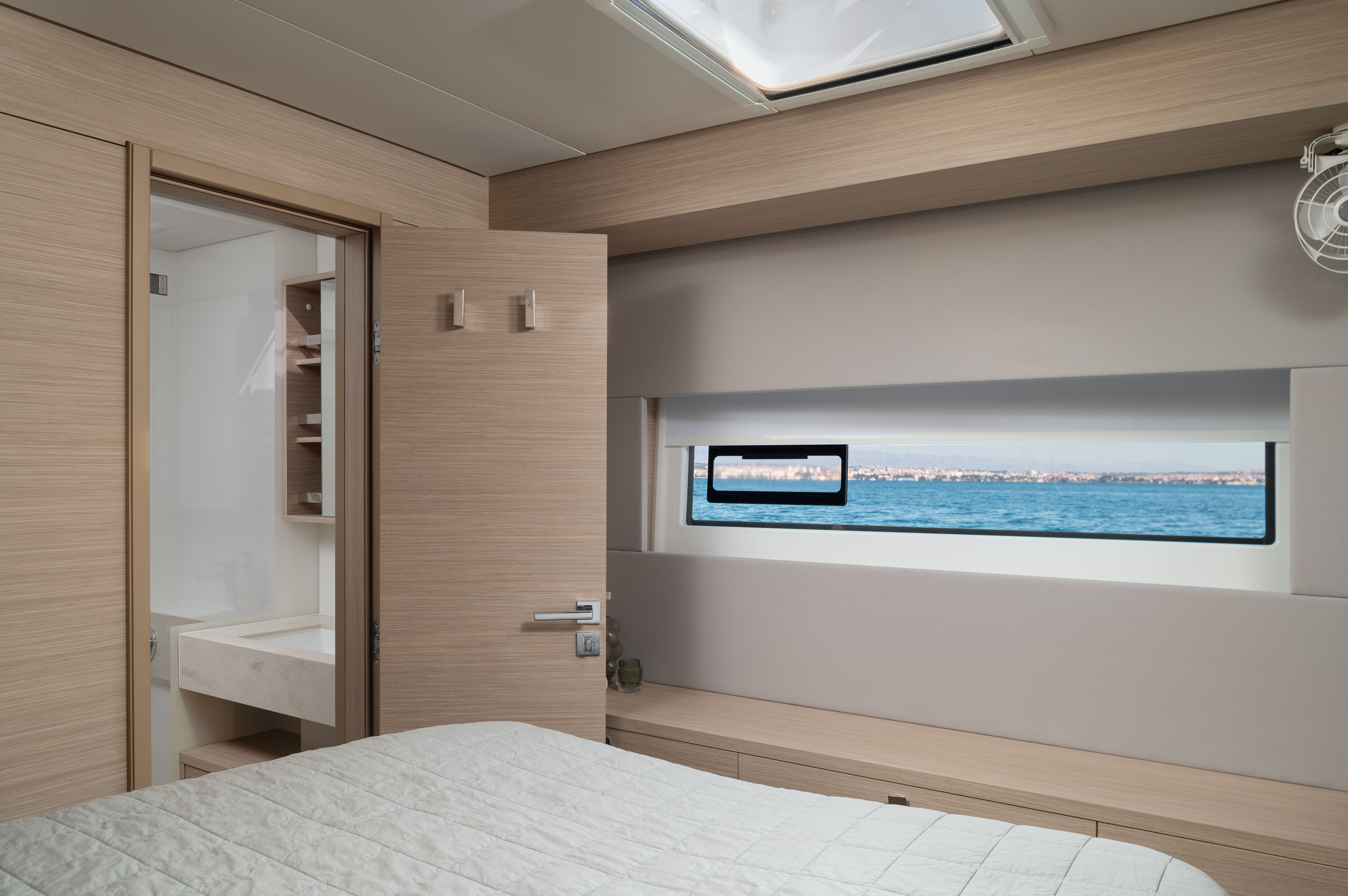 Lagoon 60 | Diamond Diva