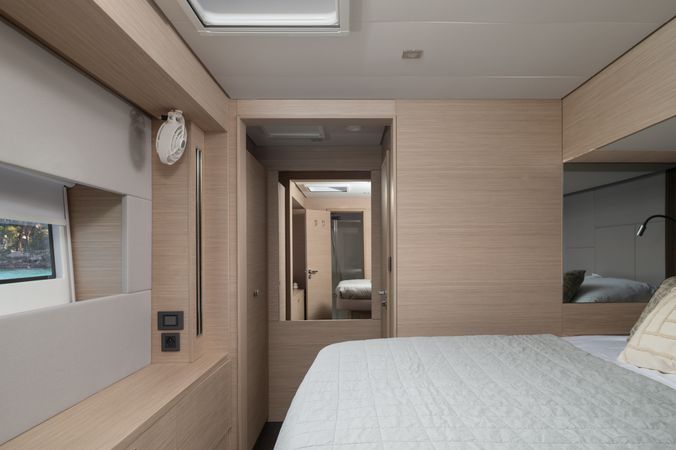 Lagoon 60 | Diamond Diva