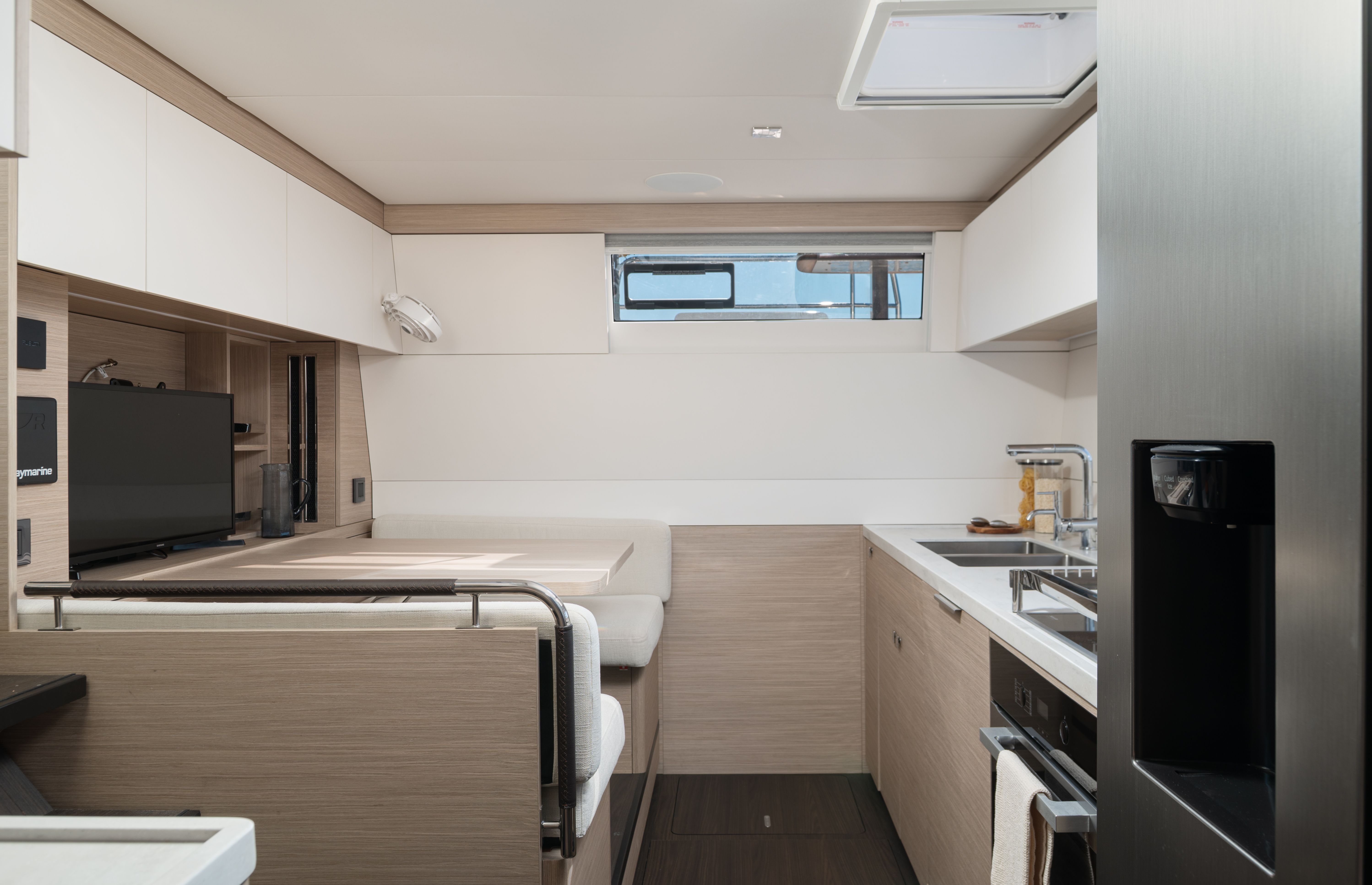 Lagoon 60 | Diamond Diva