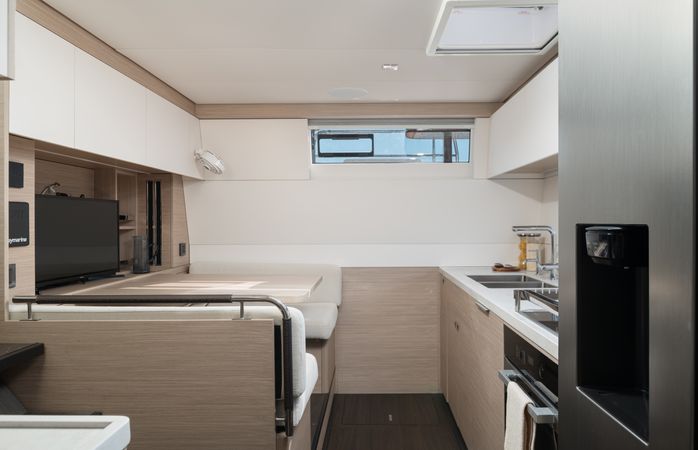 Lagoon 60 | Diamond Diva