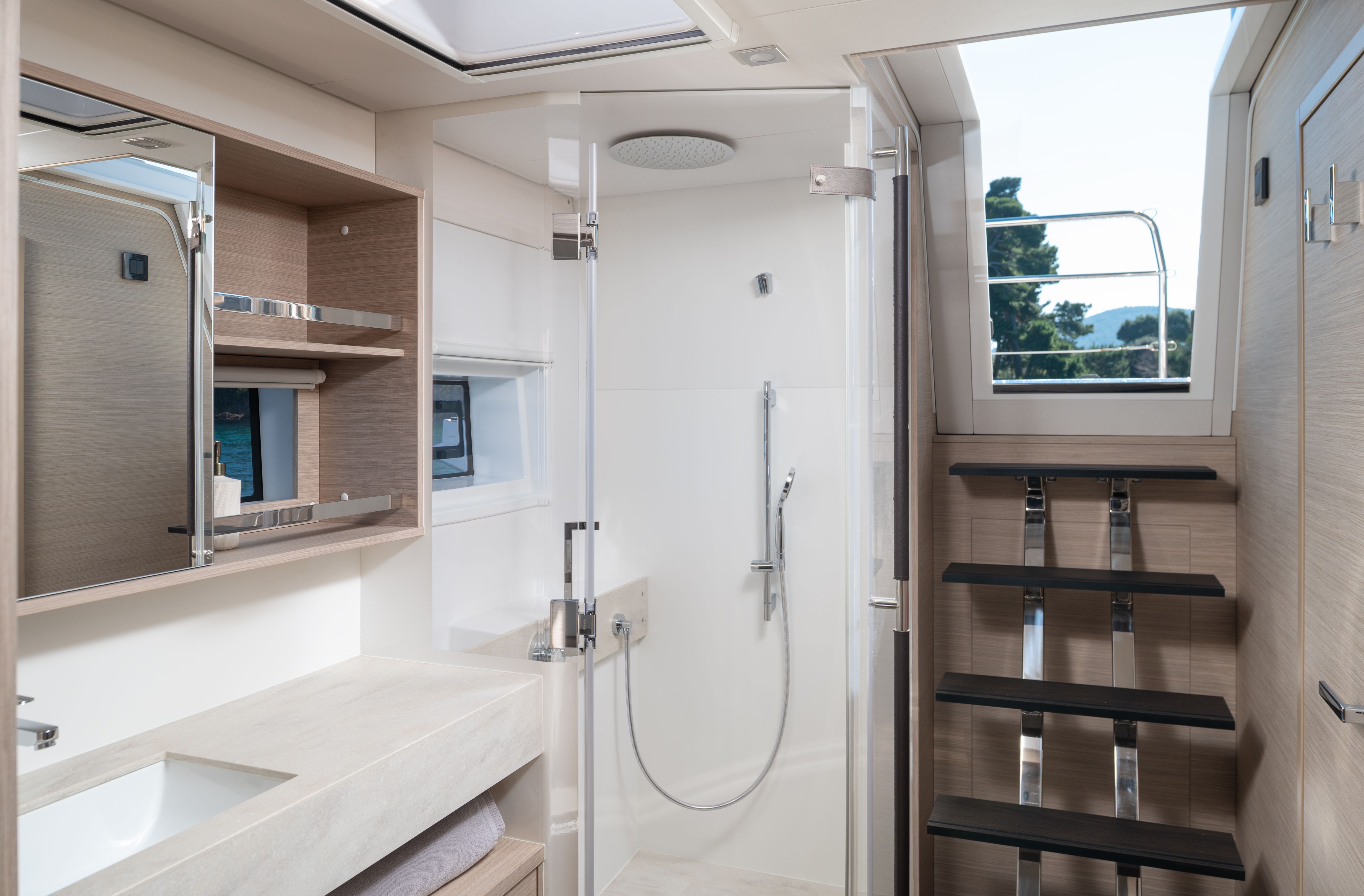 Lagoon 60 | Diamond Diva