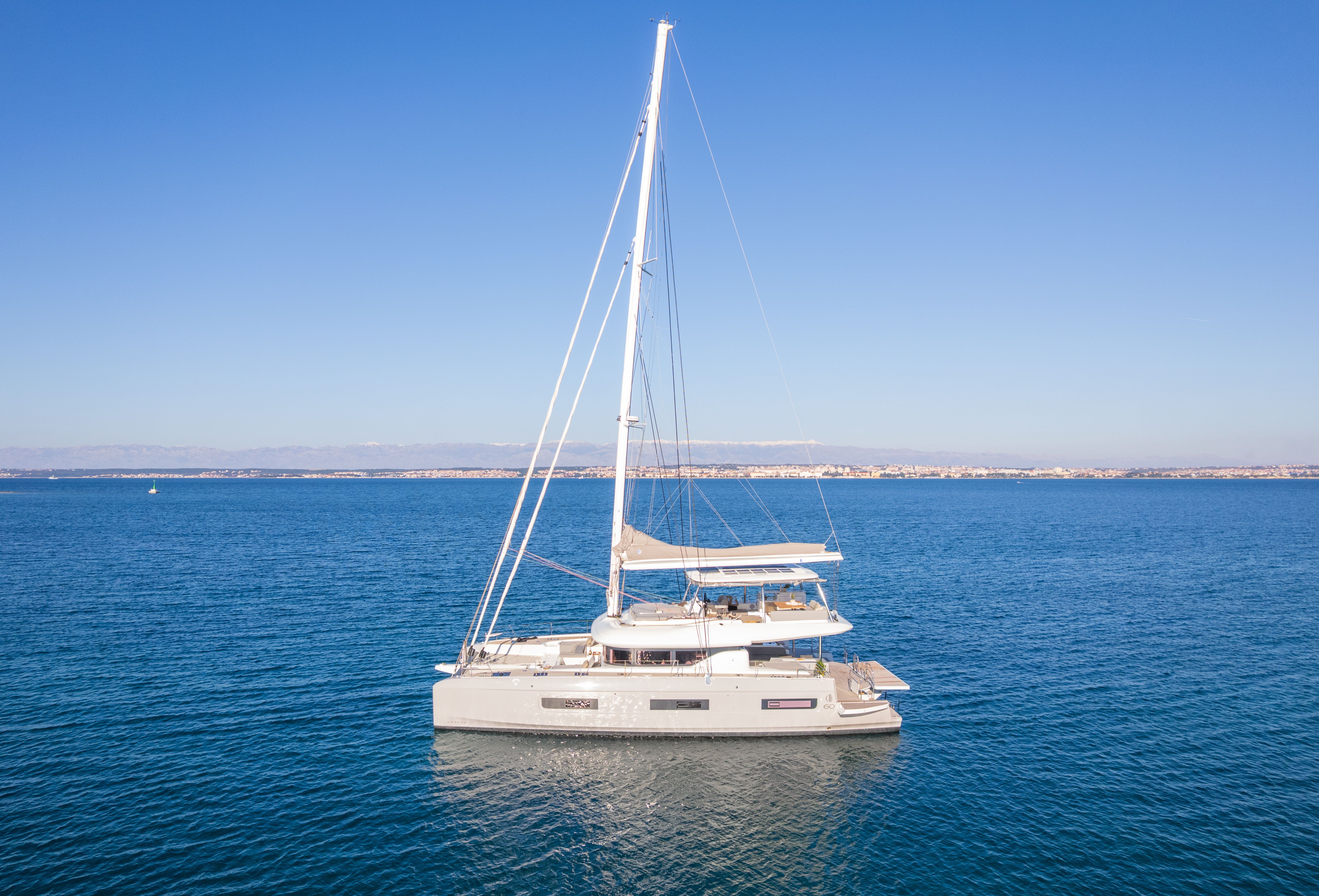 Lagoon 60 | Diamond Diva