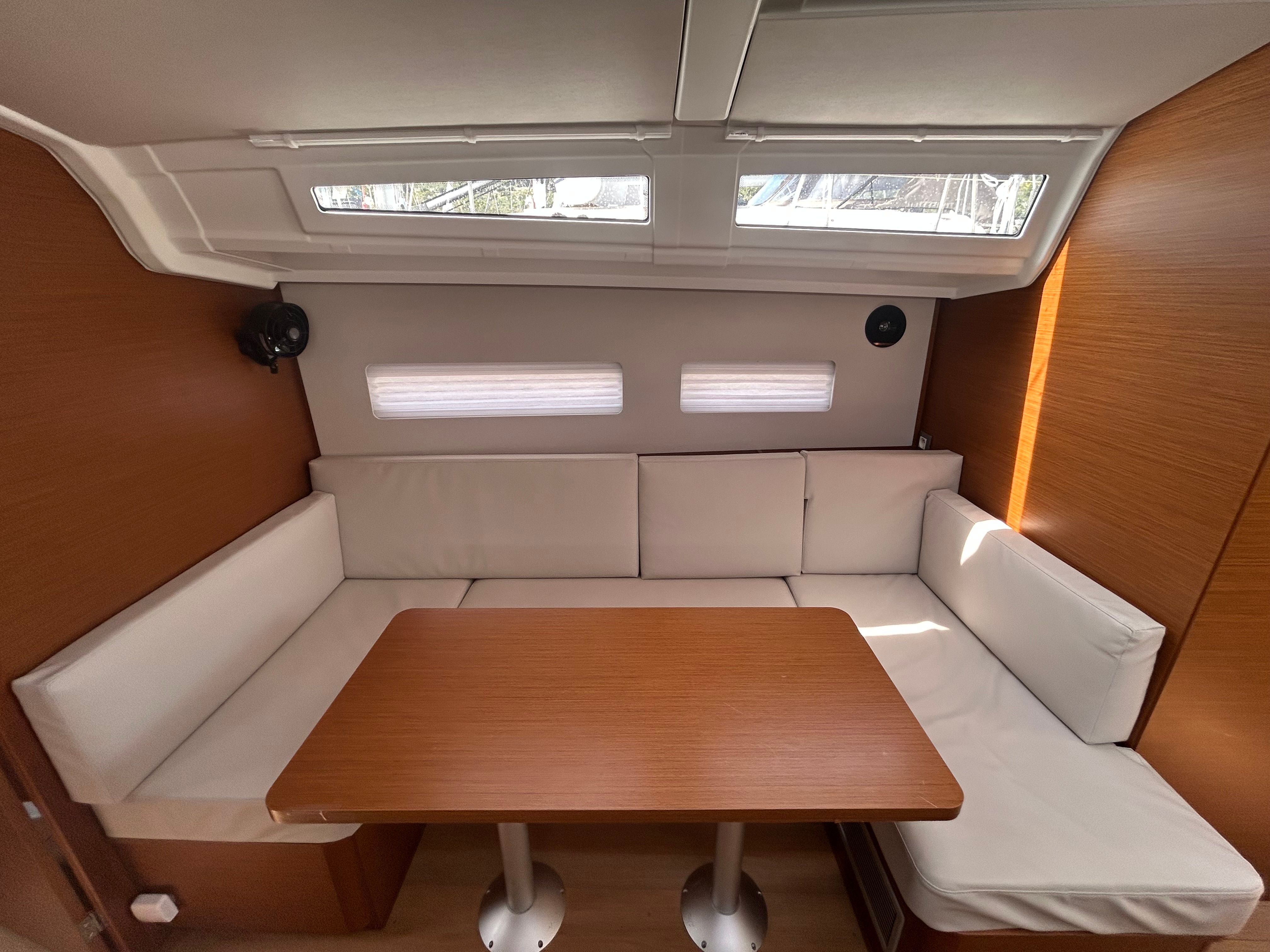 Jeanneau Sun Odyssey 410 | Oliver