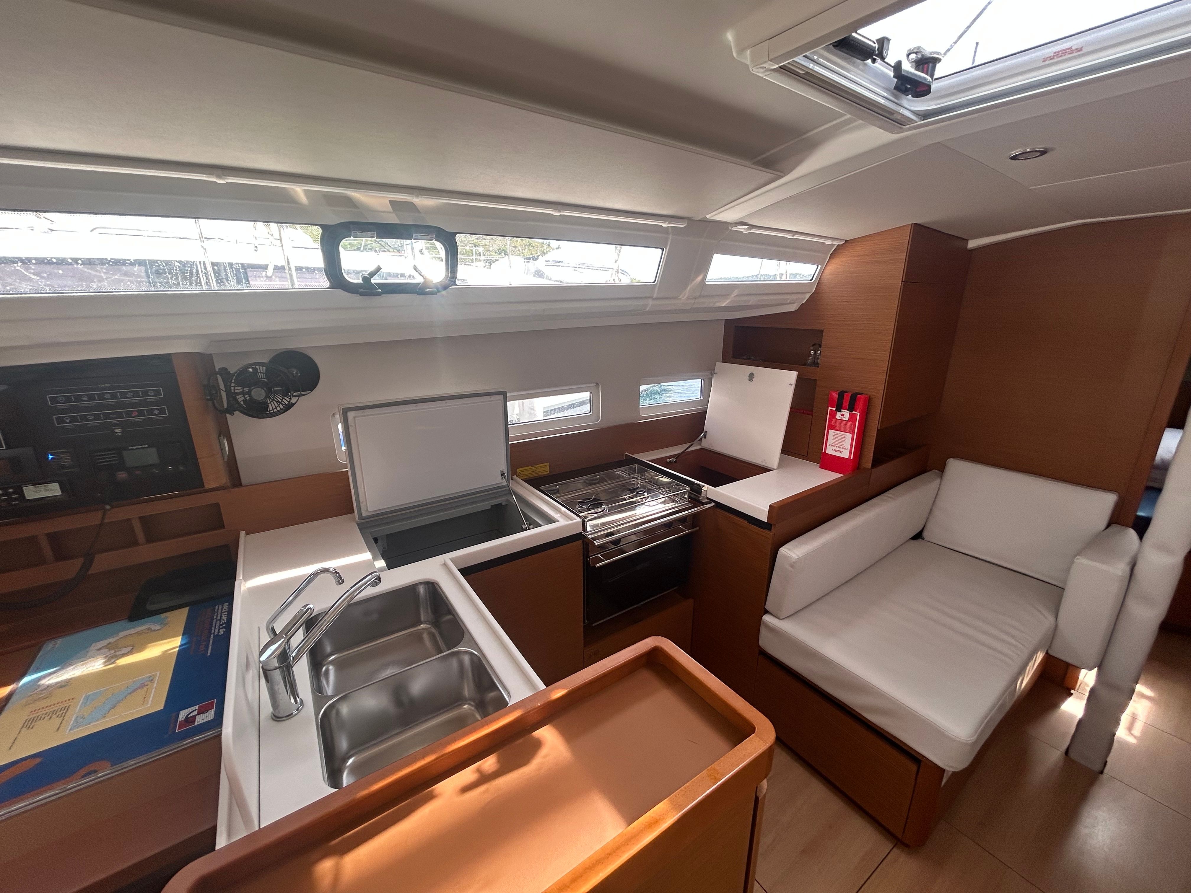 Jeanneau Sun Odyssey 410 | Oliver