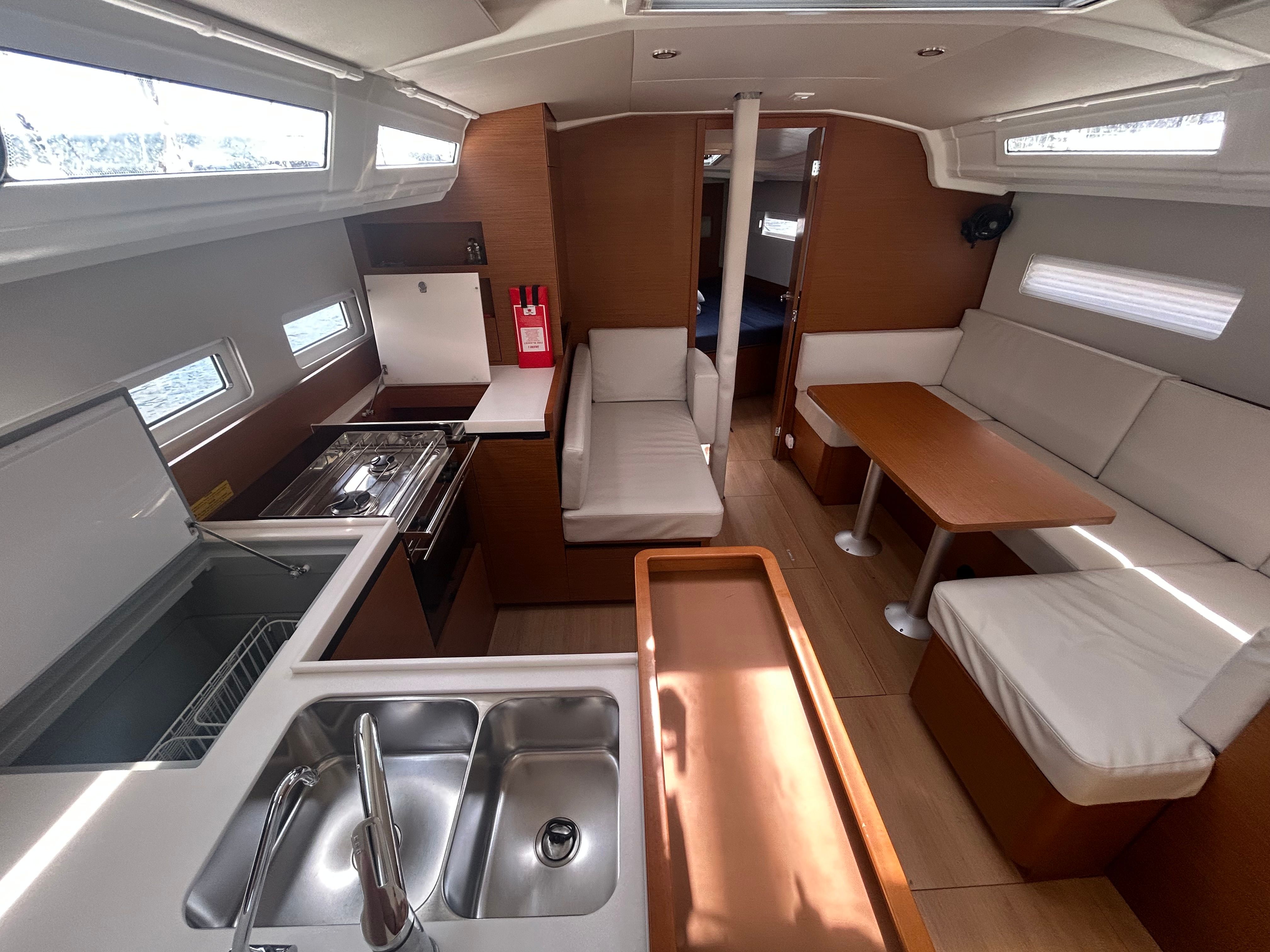 Jeanneau Sun Odyssey 410 | Oliver