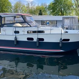 Delphia Escape 800 | Lilly 1