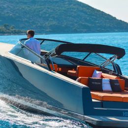 Van Dutch 32 | Hermes