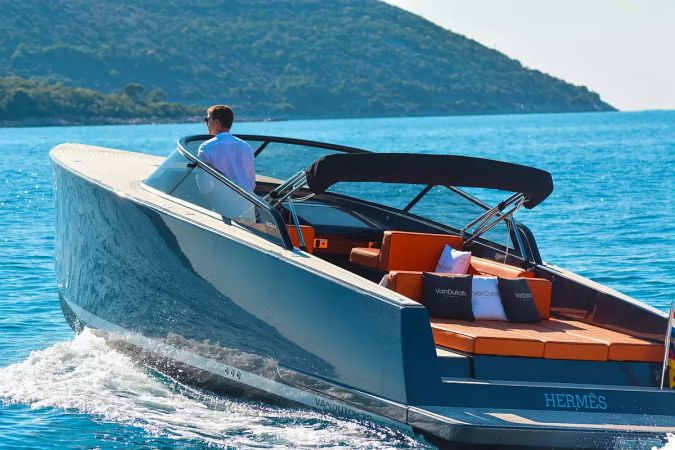 Van Dutch 32 | Hermes