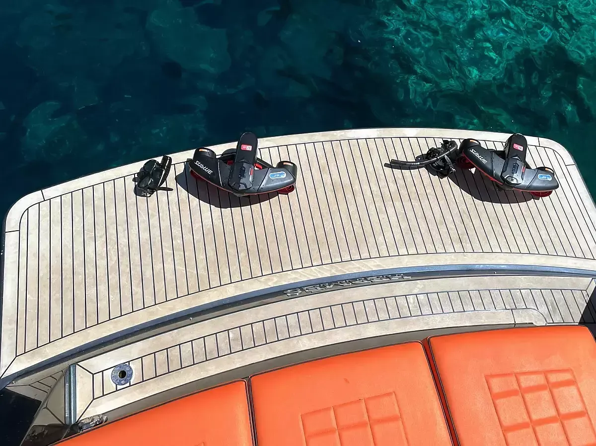 Van Dutch 32 | Hermes