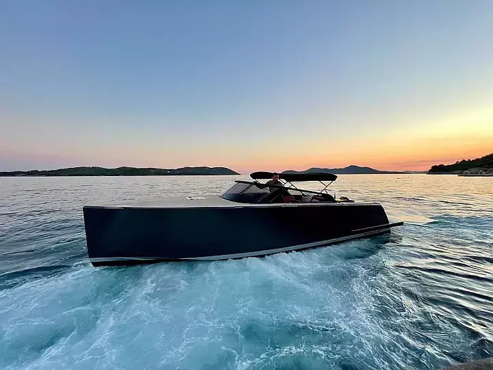 Van Dutch 32 | Hermes