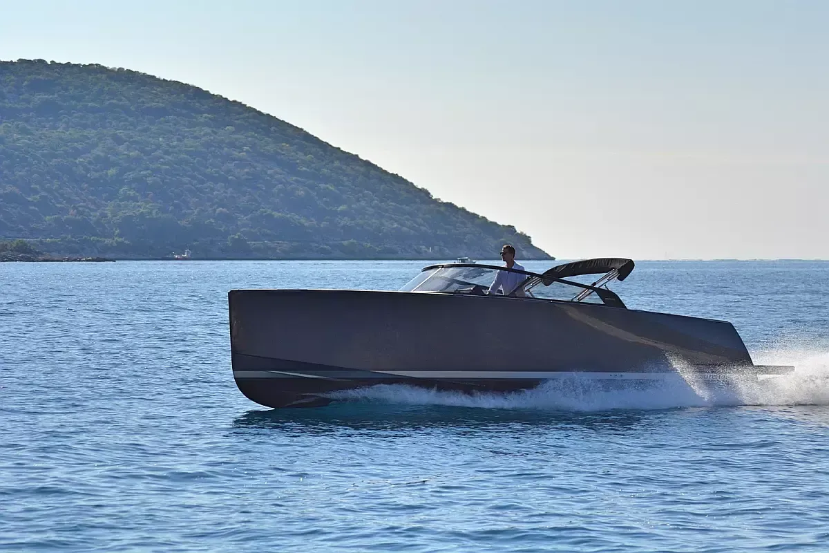 Van Dutch 32 | Hermes