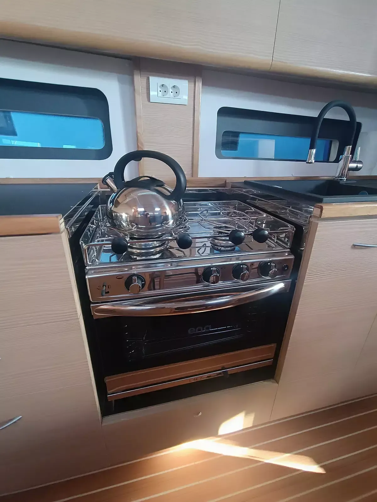 D and D Kufner 50 | Dona