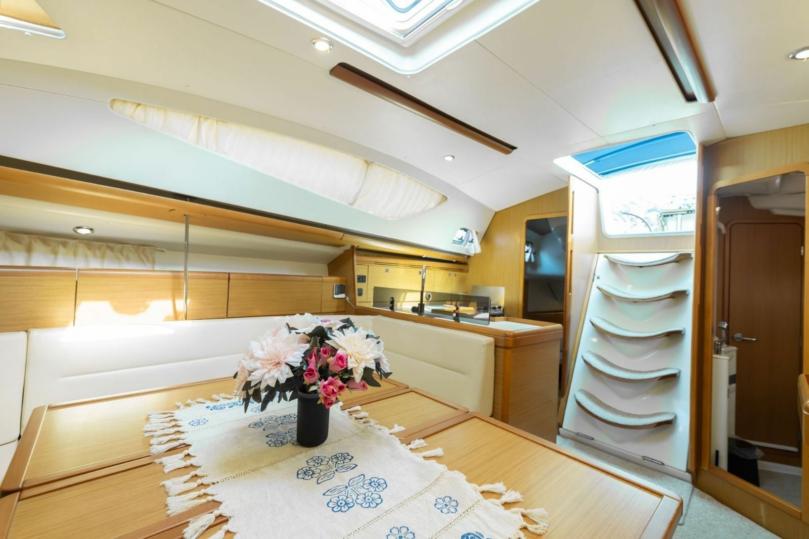 Jeanneau Sun Odyssey 42 | Cosmic Princess 3