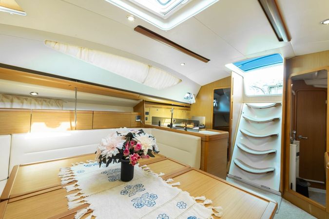 Jeanneau Sun Odyssey 42 | Cosmic Princess 3