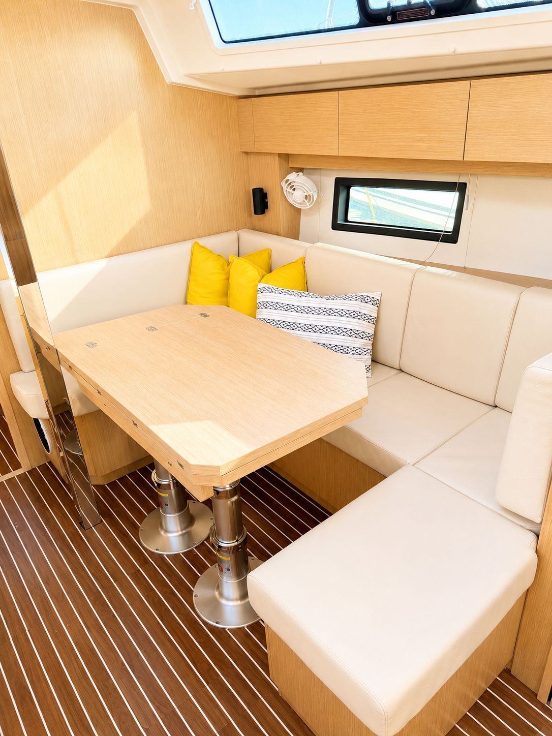Bavaria C38 | Tena