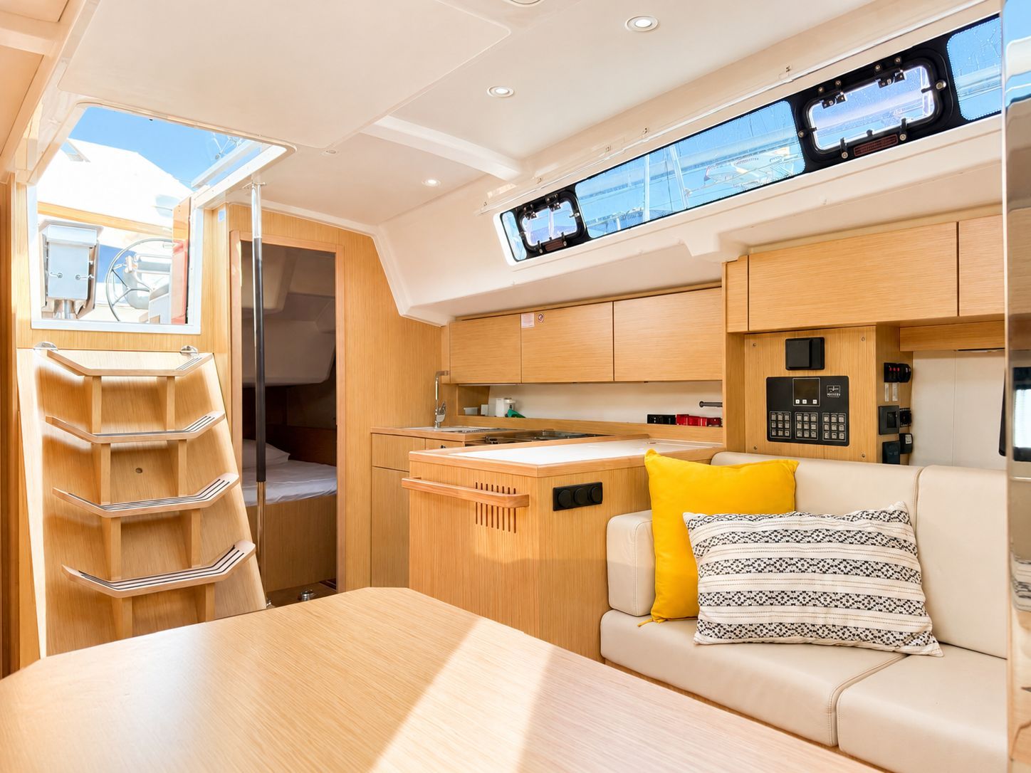 Bavaria C38 | Tena