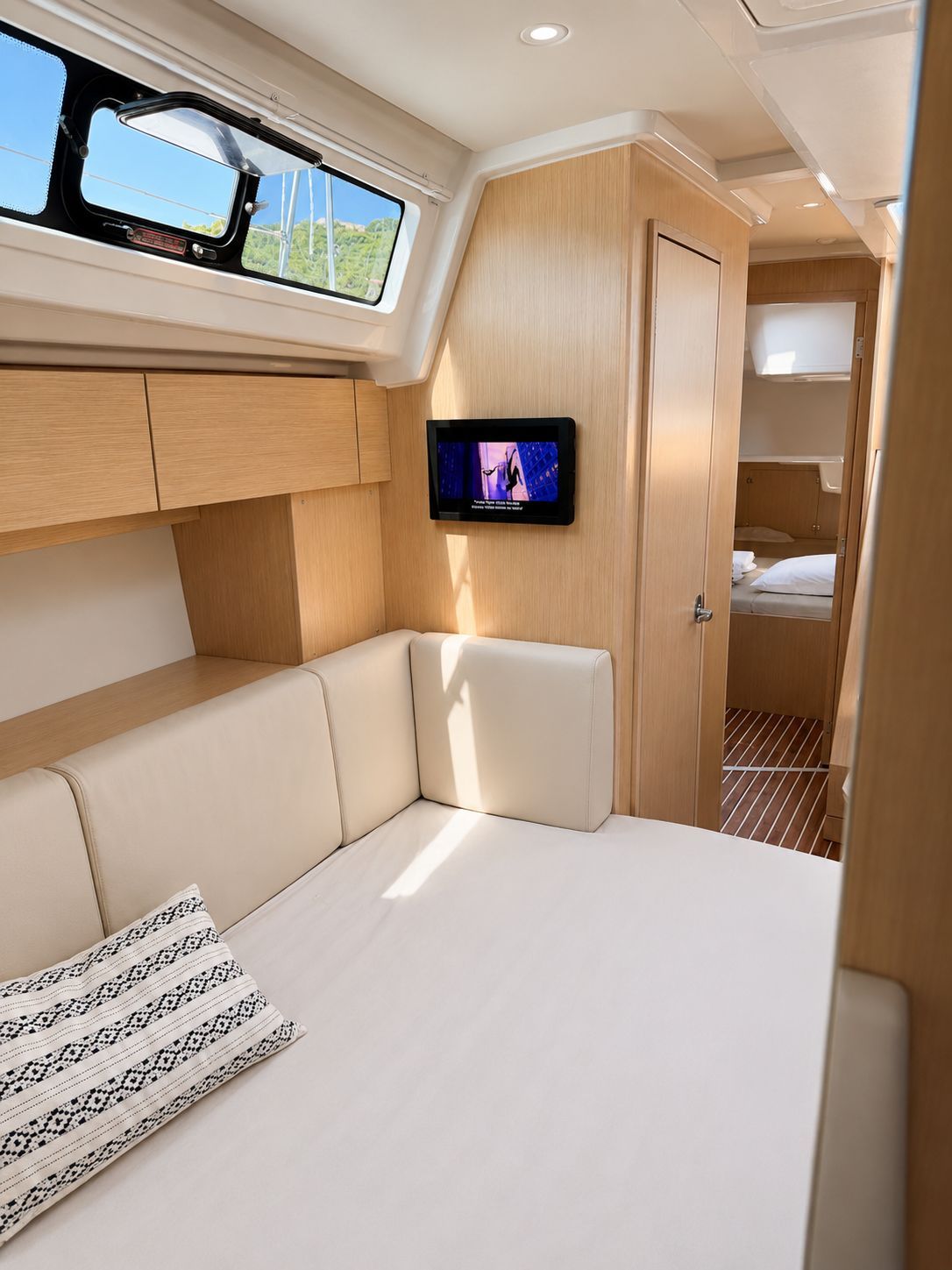 Bavaria C38 | Tena