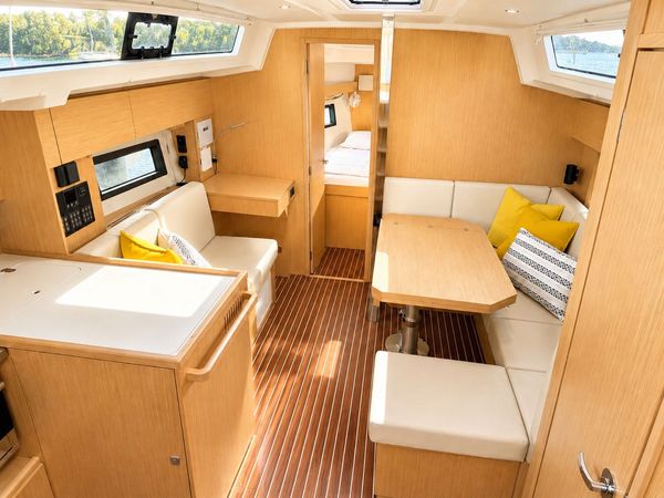 Bavaria C38 | Tena
