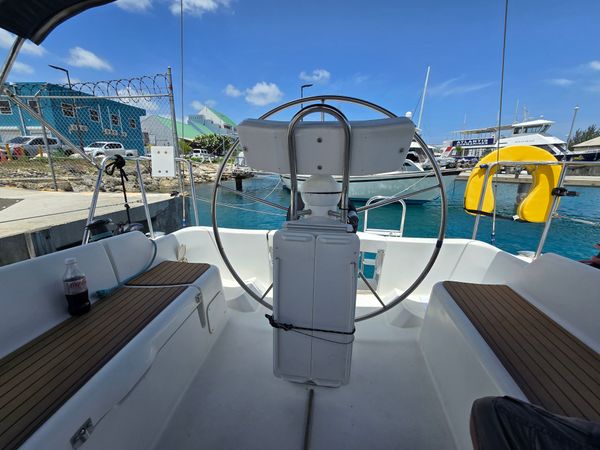 Jeanneau Sun Odyssey 32i | Less Stress
