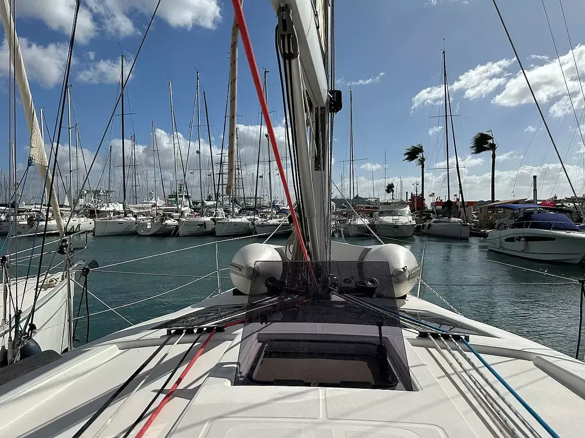 Dufour 382 | Sunny Blue