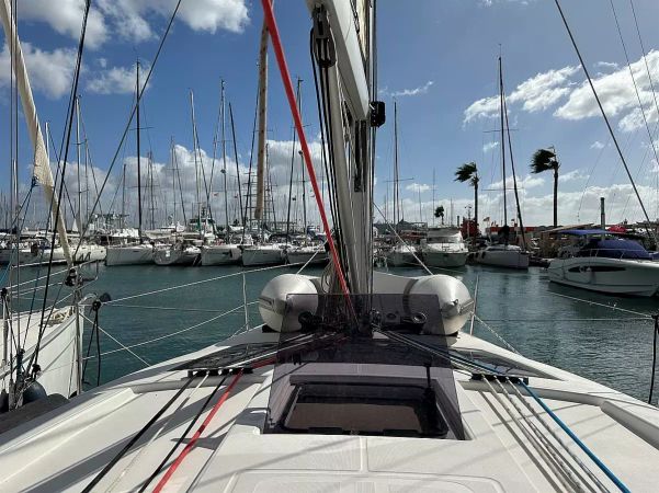 Dufour 382 | Sunny Blue