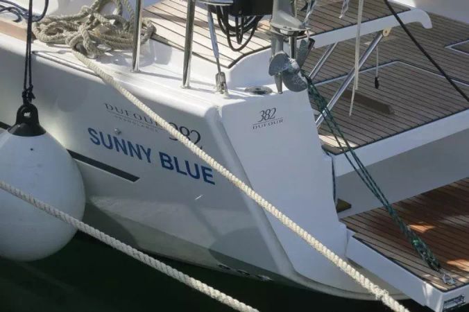 Dufour 382 | Sunny Blue
