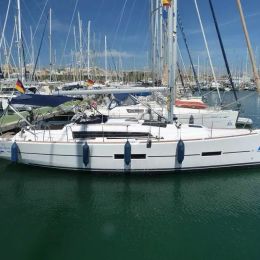 Dufour 382 | Sunny Blue