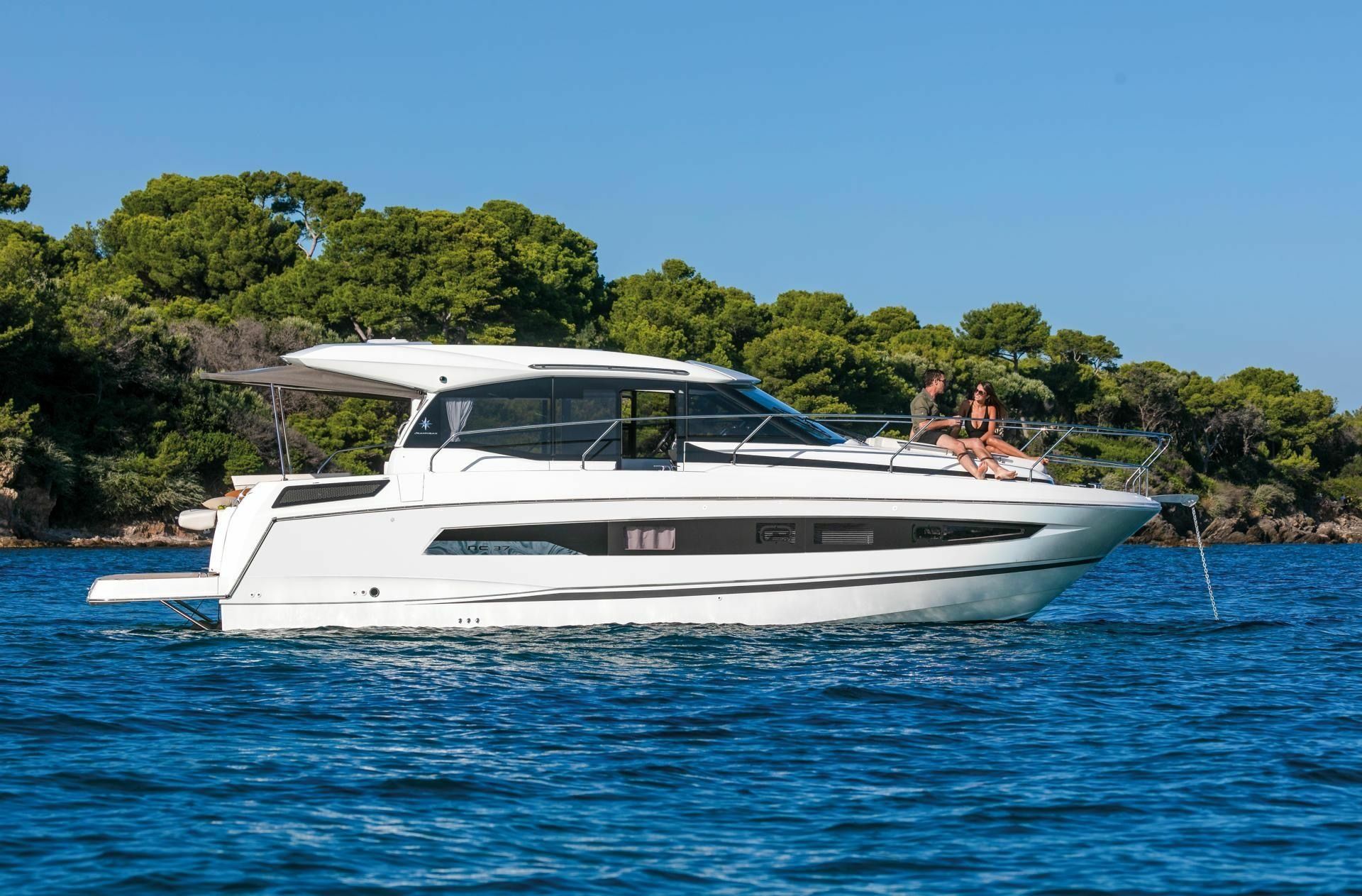 Jeanneau NC 37 | Black Pearl