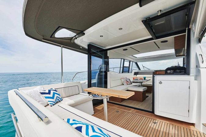 Jeanneau NC 37 | Black Pearl
