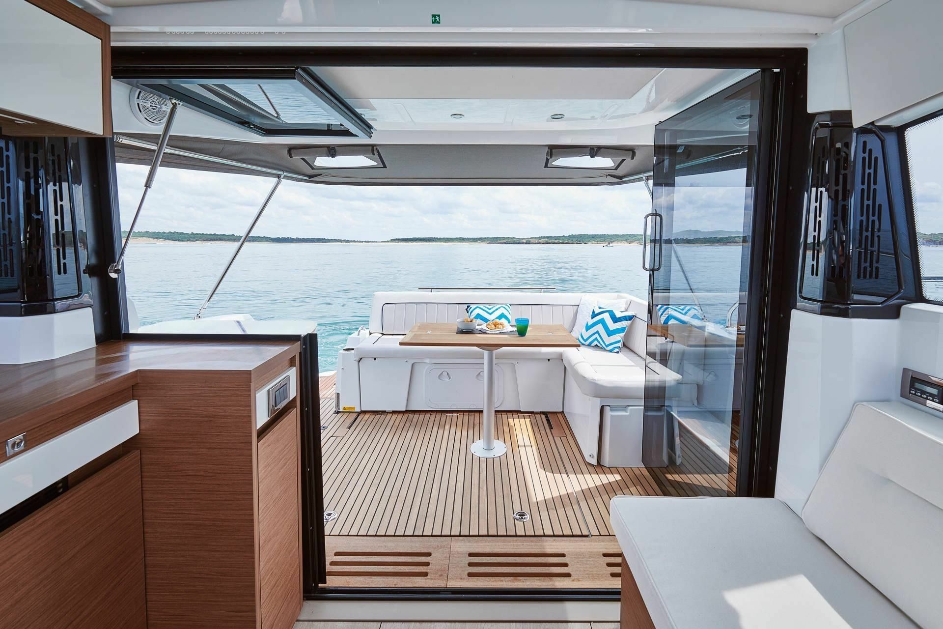 Jeanneau NC 37 | Black Pearl