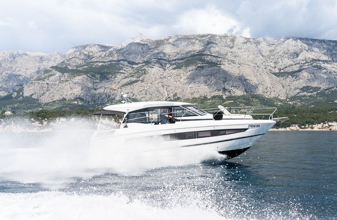 Jeanneau NC 37 | Black Pearl