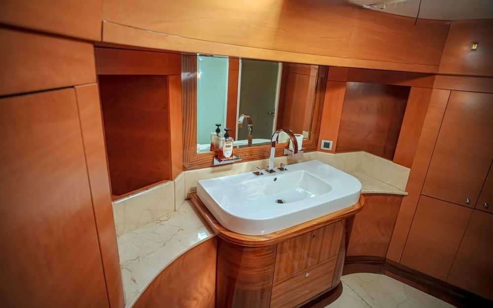 Gulf Craft Majesty 101 | Royal