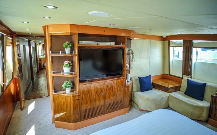 Gulf Craft Majesty 101 | Royal
