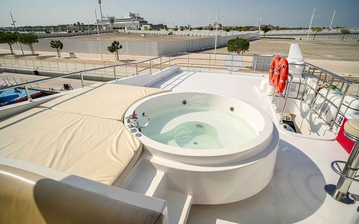 Gulf Craft Majesty 101 | Royal