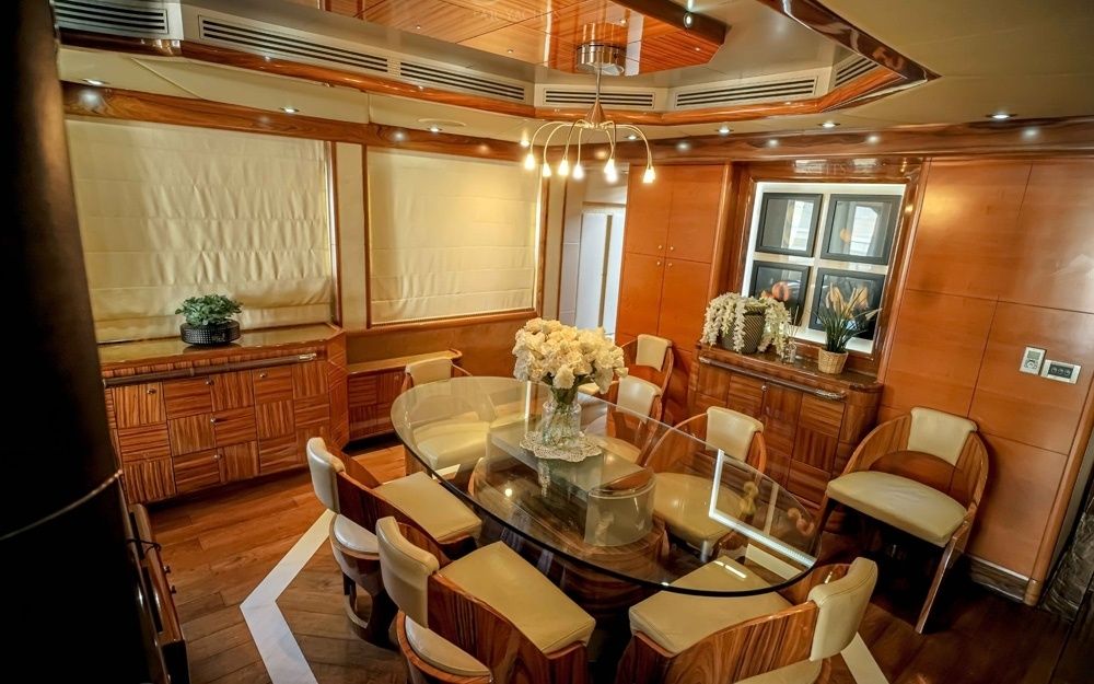 Gulf Craft Majesty 101 | Royal