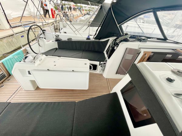 Jeanneau Sun Odyssey 410 | Colibri