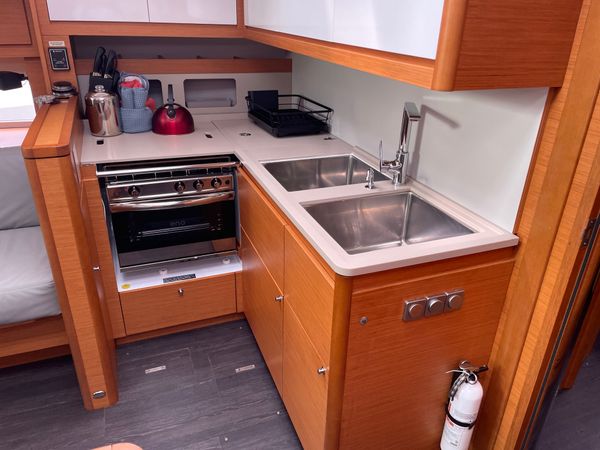 Dufour 470 | Discovery