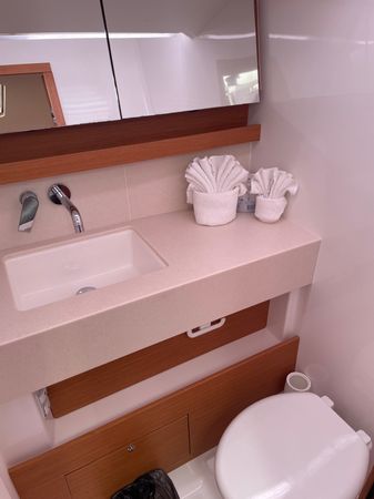 Dufour 470 | Discovery