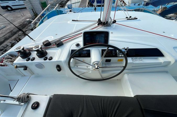 Lagoon 46 | Ella