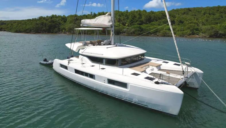 Lagoon 50 | Swan