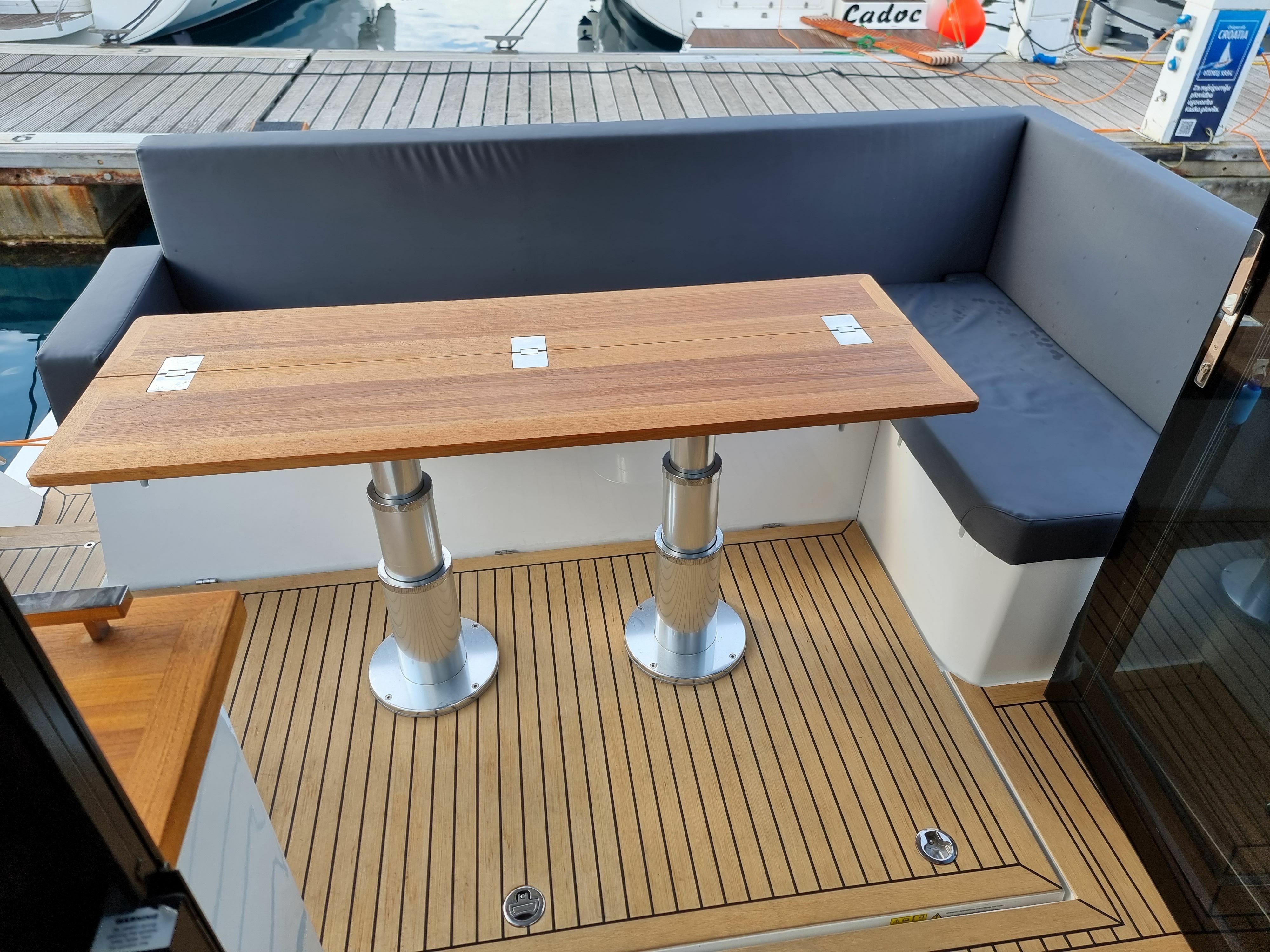 Sealine C390 | Tireless