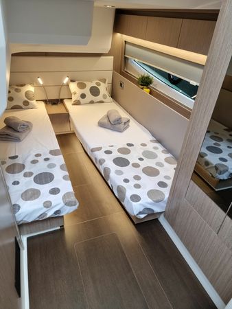 Sealine C390 | Tireless