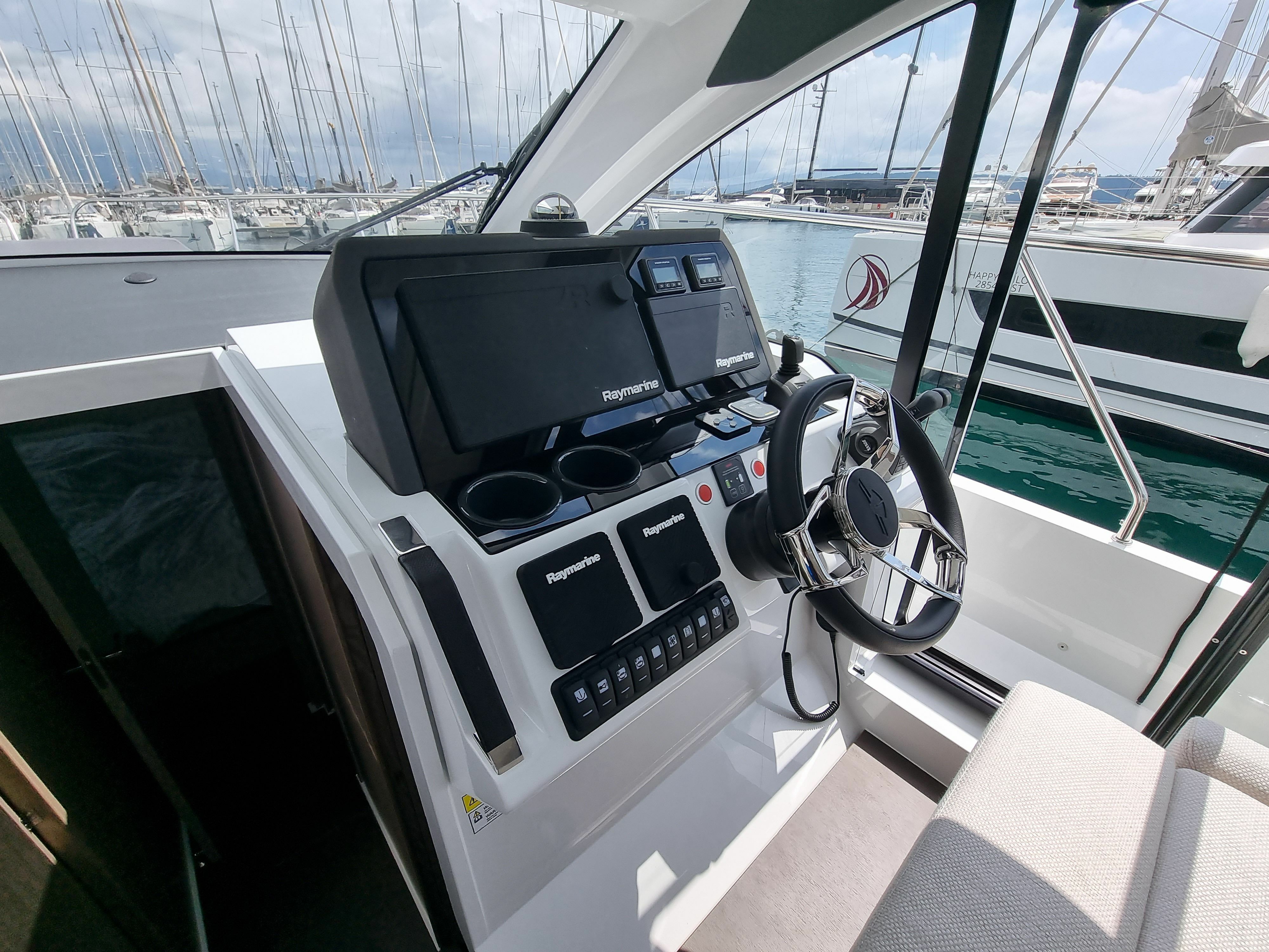 Sealine C390 | Tireless